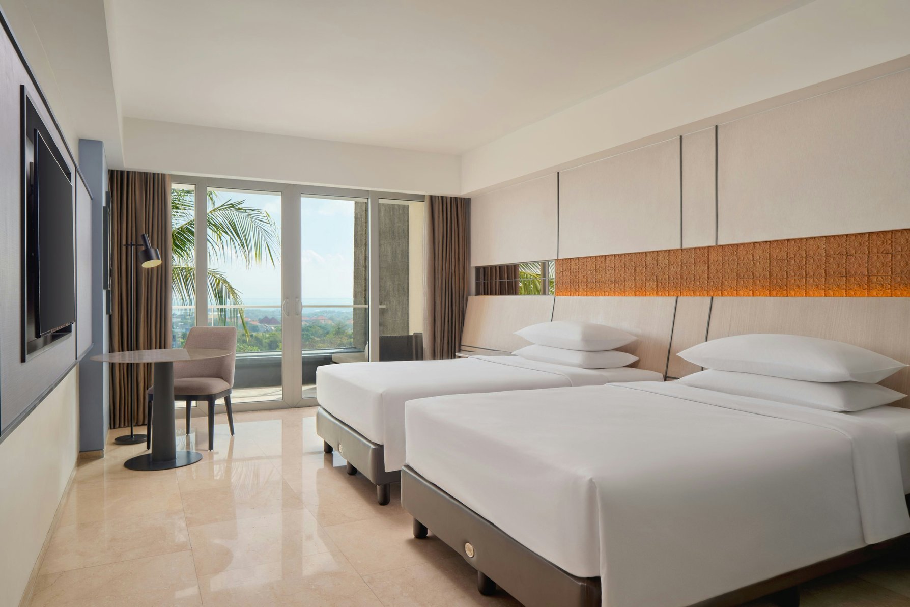 Four Points by Sheraton Bali, Ungasan Room Type - Premium Deluxe Room, Deluxe Guest room, 2 Twin, Balcony
