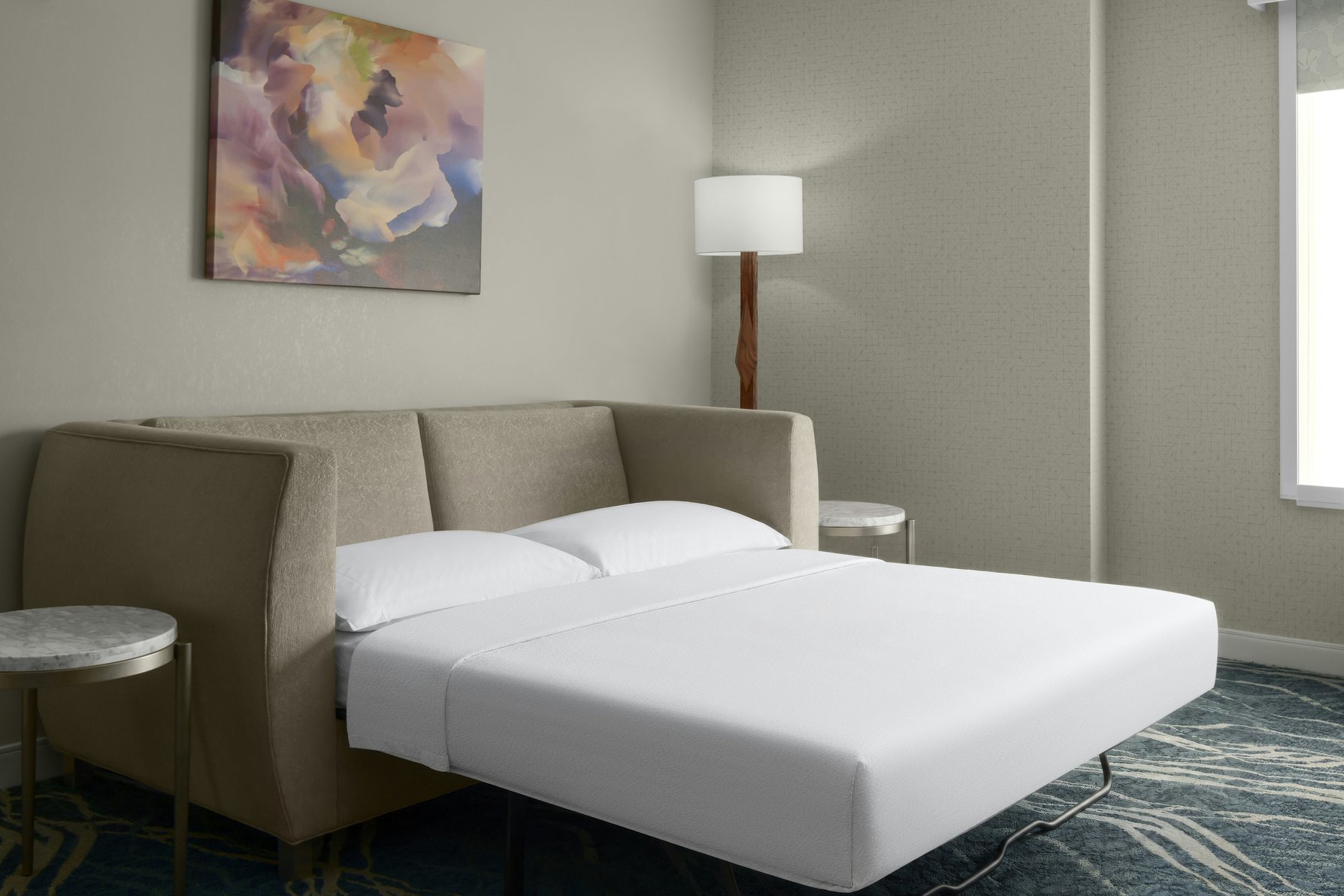 Hilton Garden Inn Roslyn Room Type - 1KG MOB HR ACC DLX STE TUB