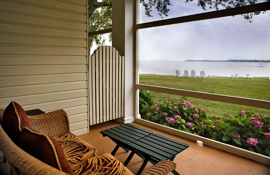 Sandaway Inn