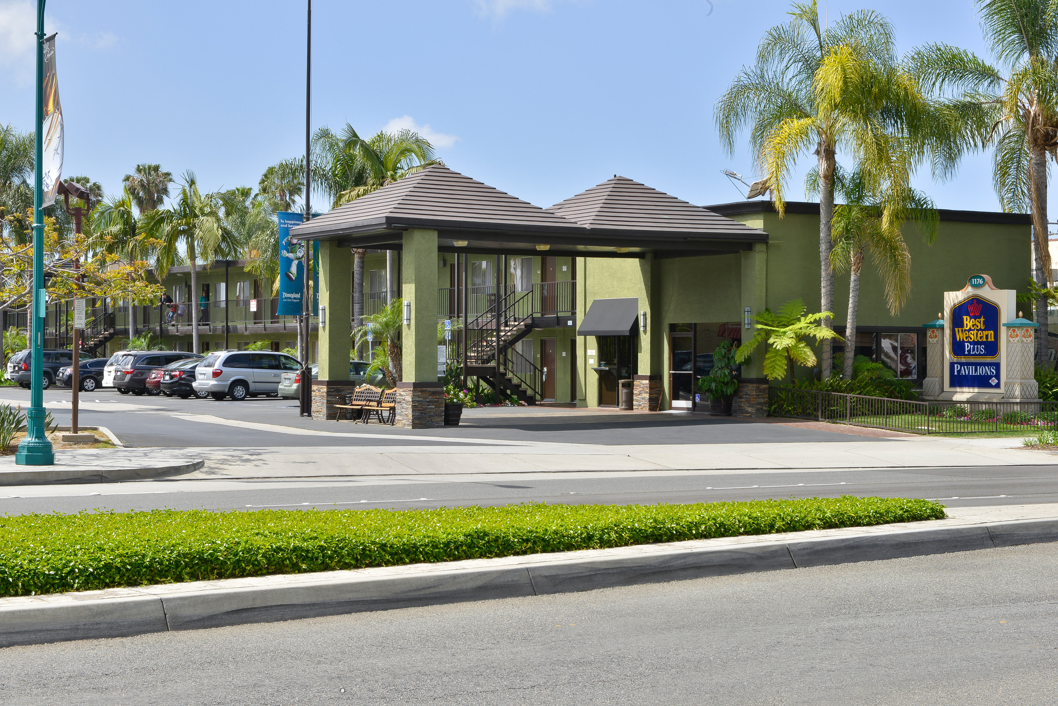 BEST WESTERN PLUS Pavilions