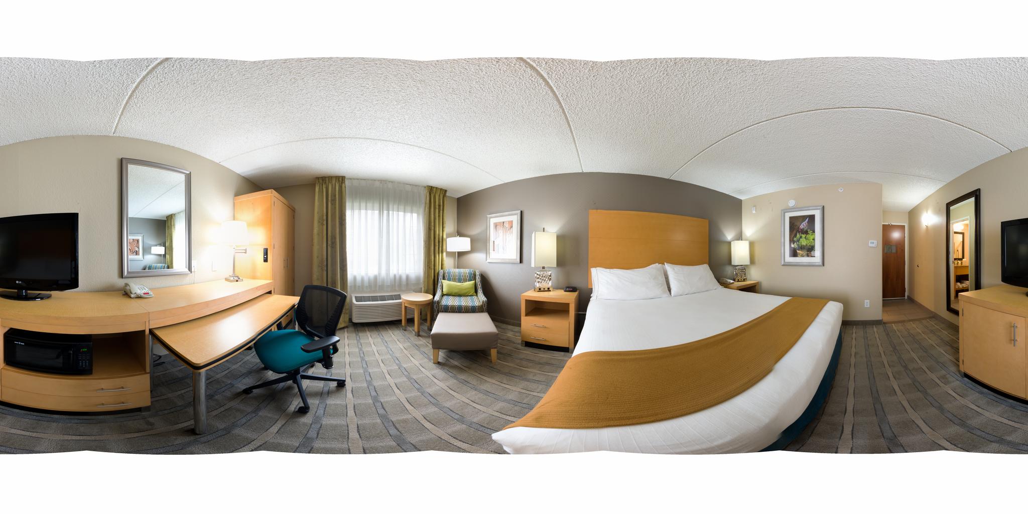 HOLIDAY INN EXP STES WHEATRIDG
