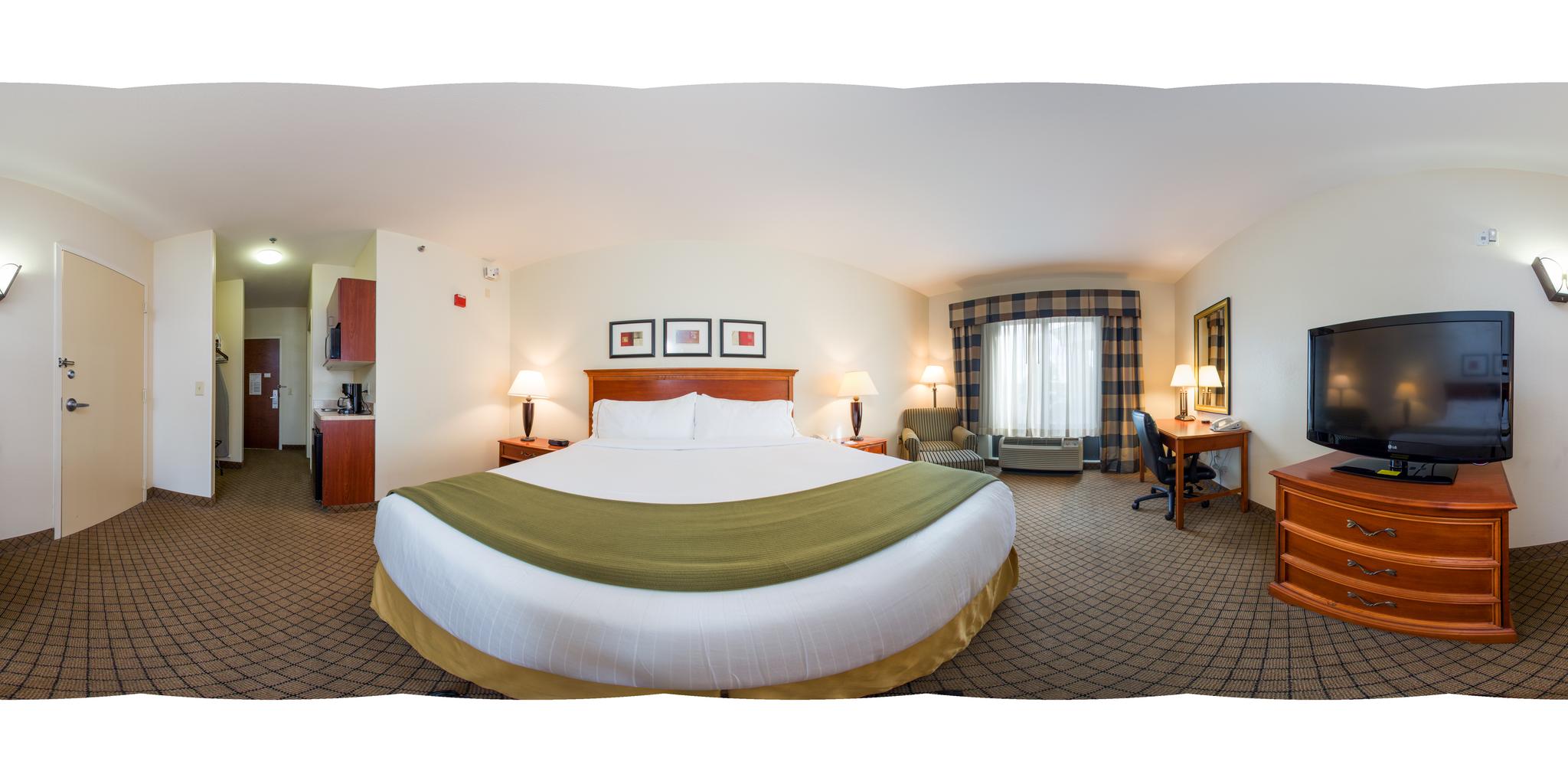1 KING BED LEISURE NONSMOKING