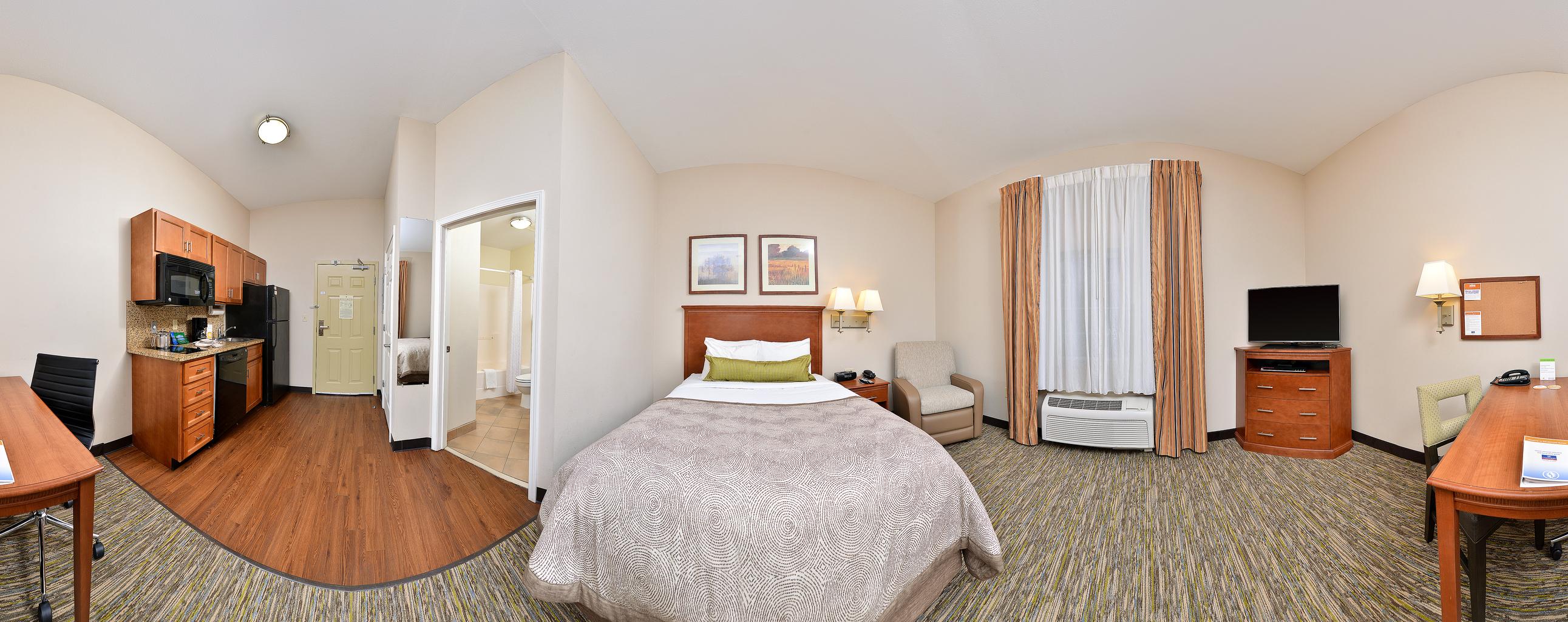 QUEEN BED STUDIO SUITE NONSMOKING