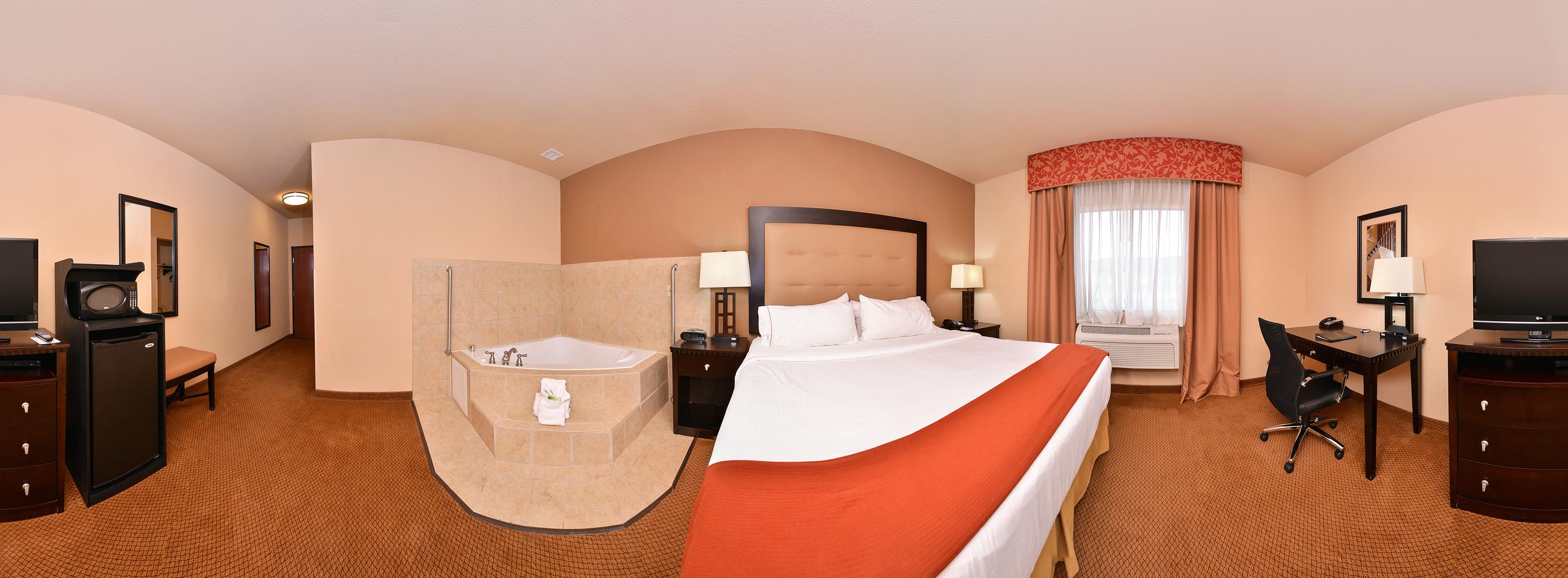 Holiday Inn Express Suites Van Buren