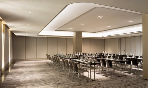 The Salon - Meeting Set
