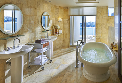 Premier Bay View Suite Bathroom