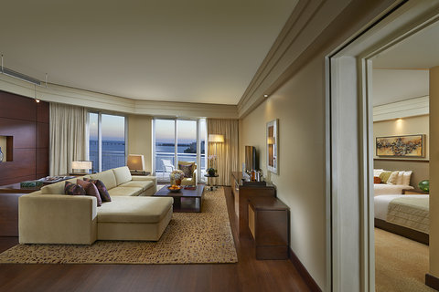 Premier Bay View Suite Connecting Room