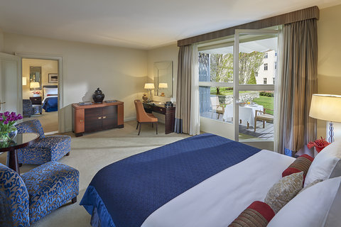 Connecting Rooms