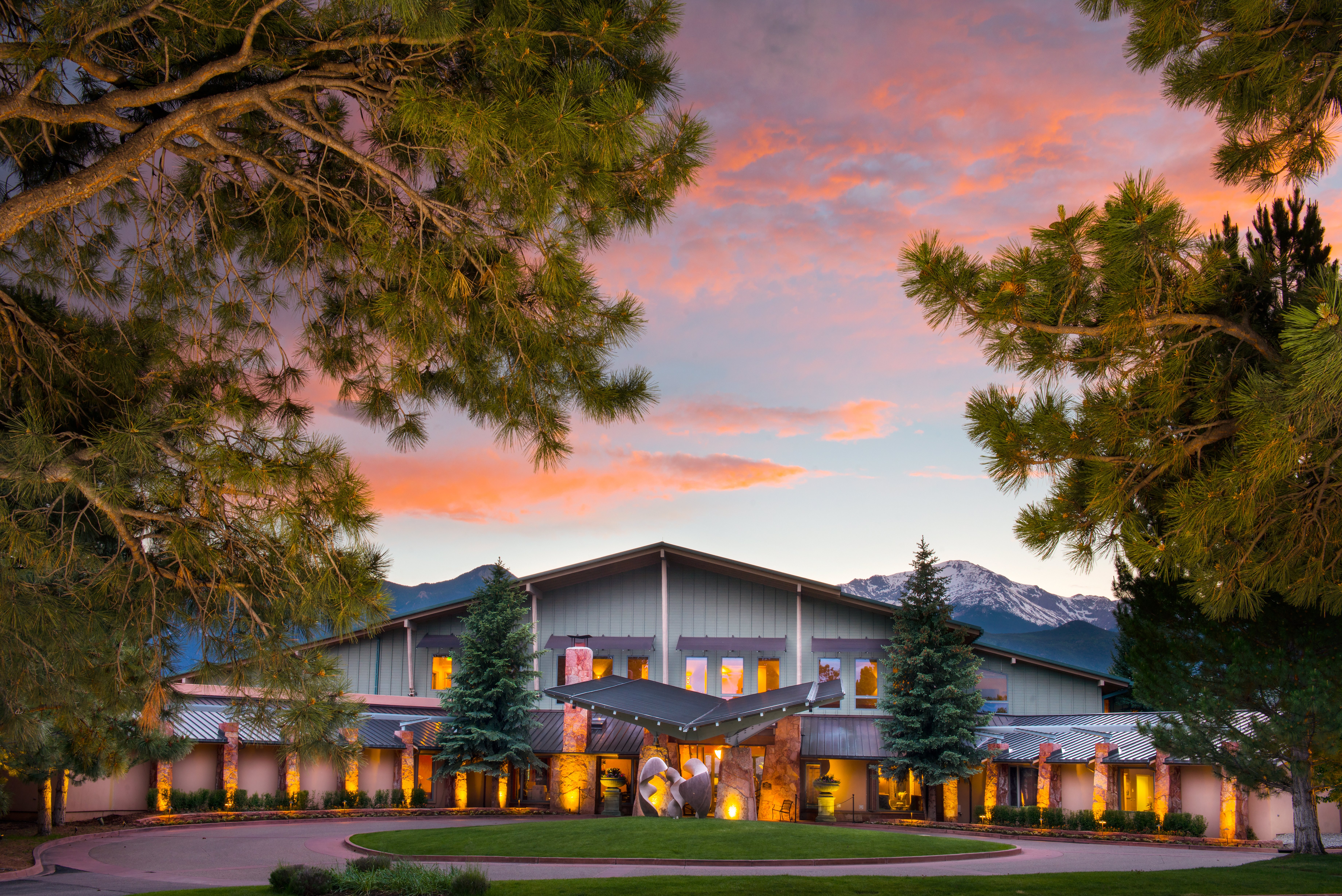 Garden Of Gods Club And Resort