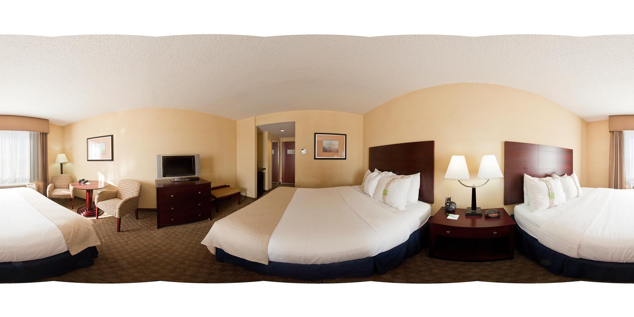 2 QUEEN BEDS STANDARD NONSMOKING