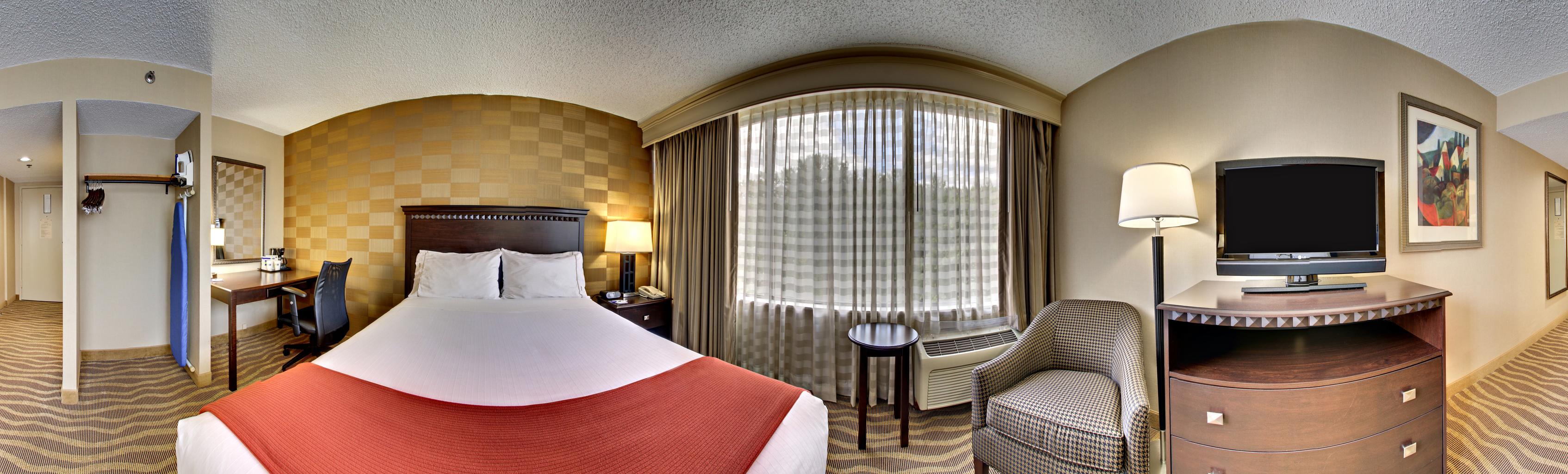 HOLIDAY INN EXP KENNESAW