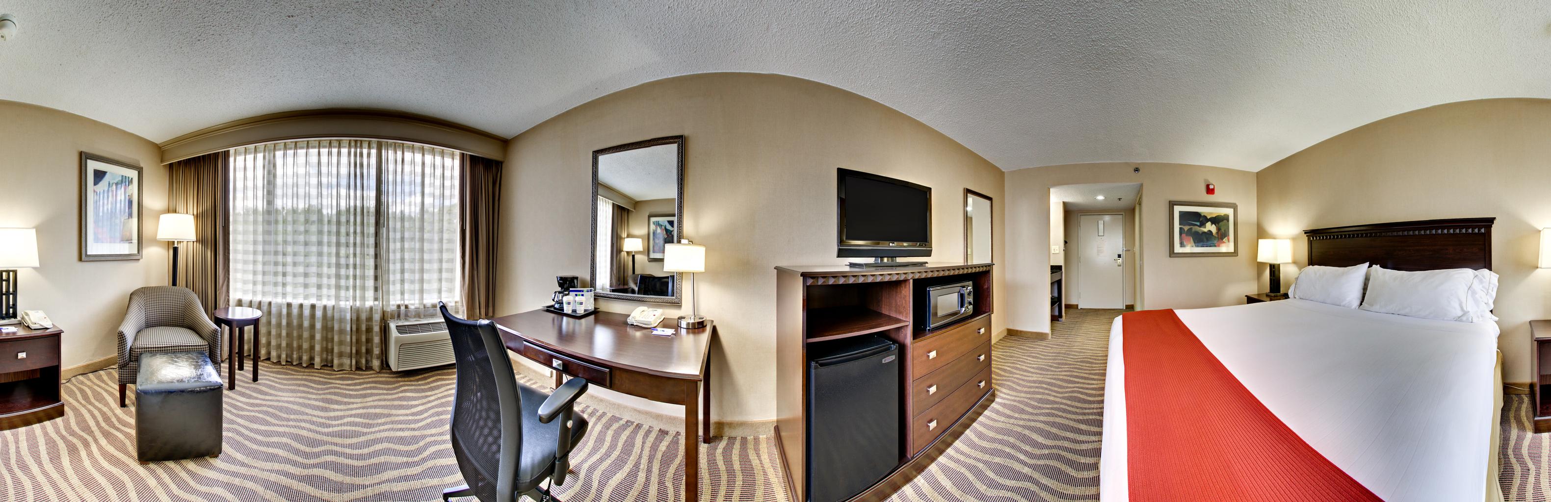 HOLIDAY INN EXP KENNESAW