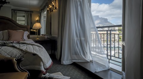 Room With Table Mountain View