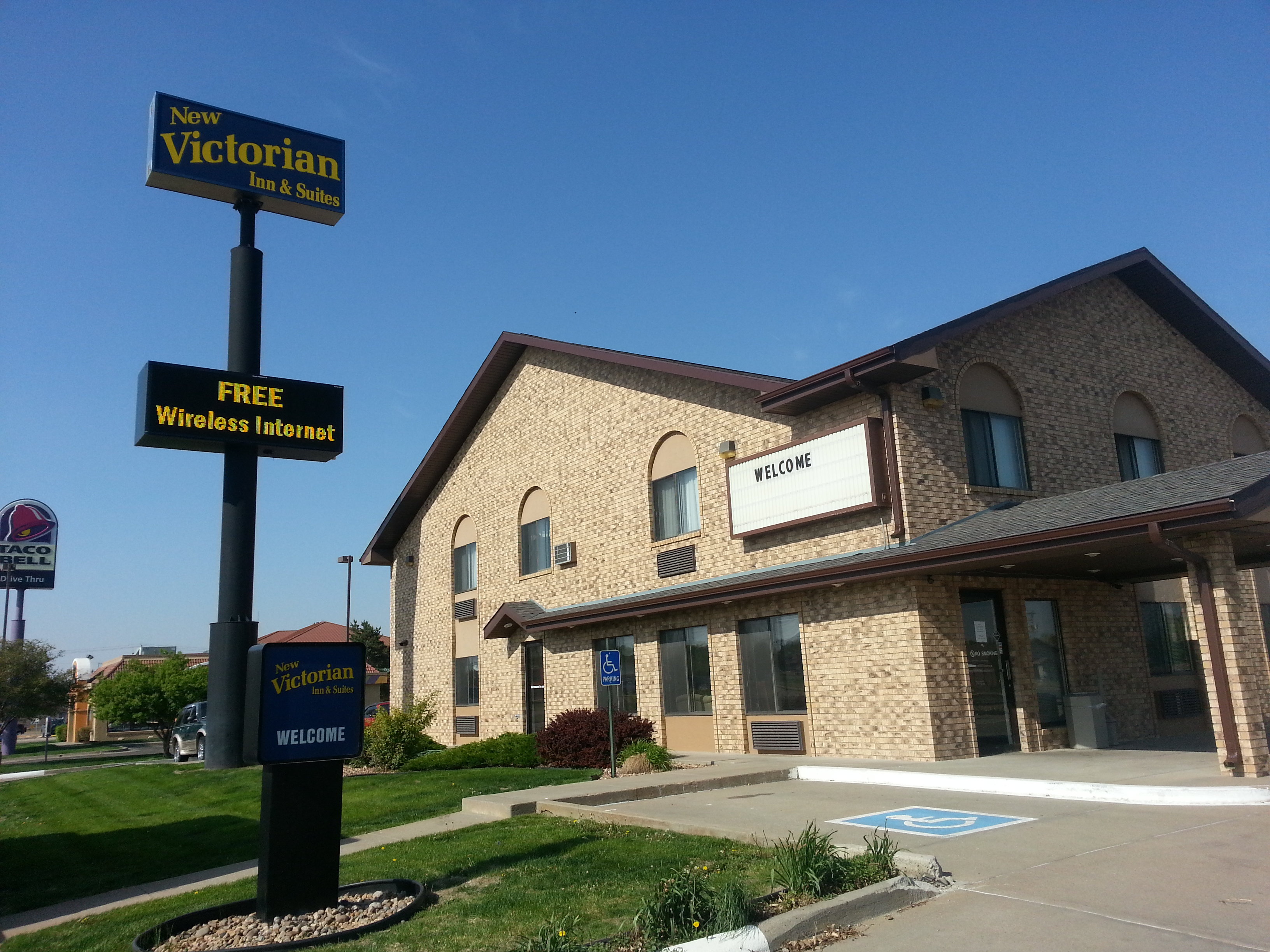 New Victorian Inn & Suites
