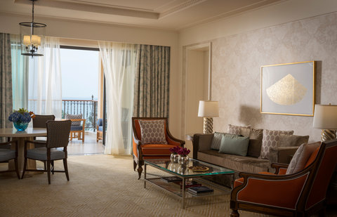 DJBJumeirah Suite Sea View