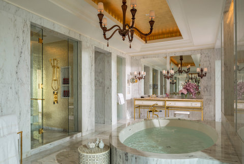 DJB_Royal Suite Bathroom