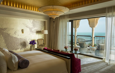 DJB_Royal Suite Master Bedroom