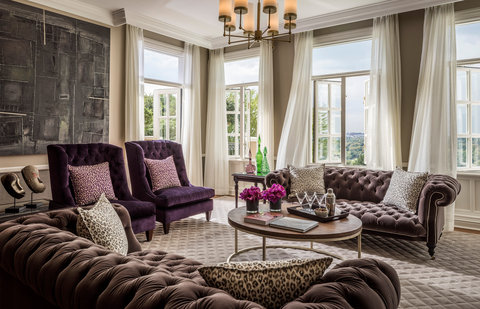 JBG Presidential Suite Livingroom