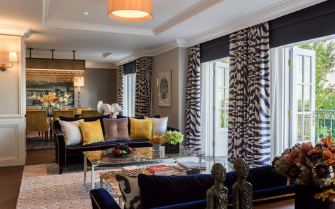 JBG Royal Suite Livingroom