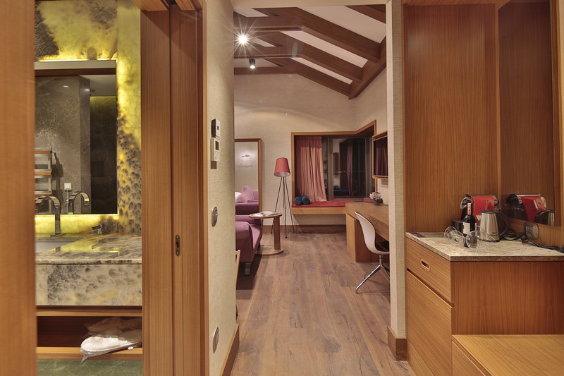 Ariana Sustainable Luxury Lodge