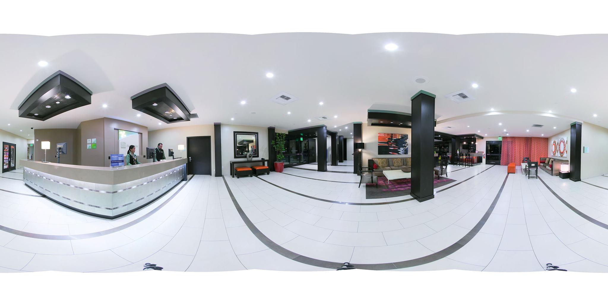 Holiday Inn & Suites ANAHEIM (1 BLK/DISNEYLAND, Tecate