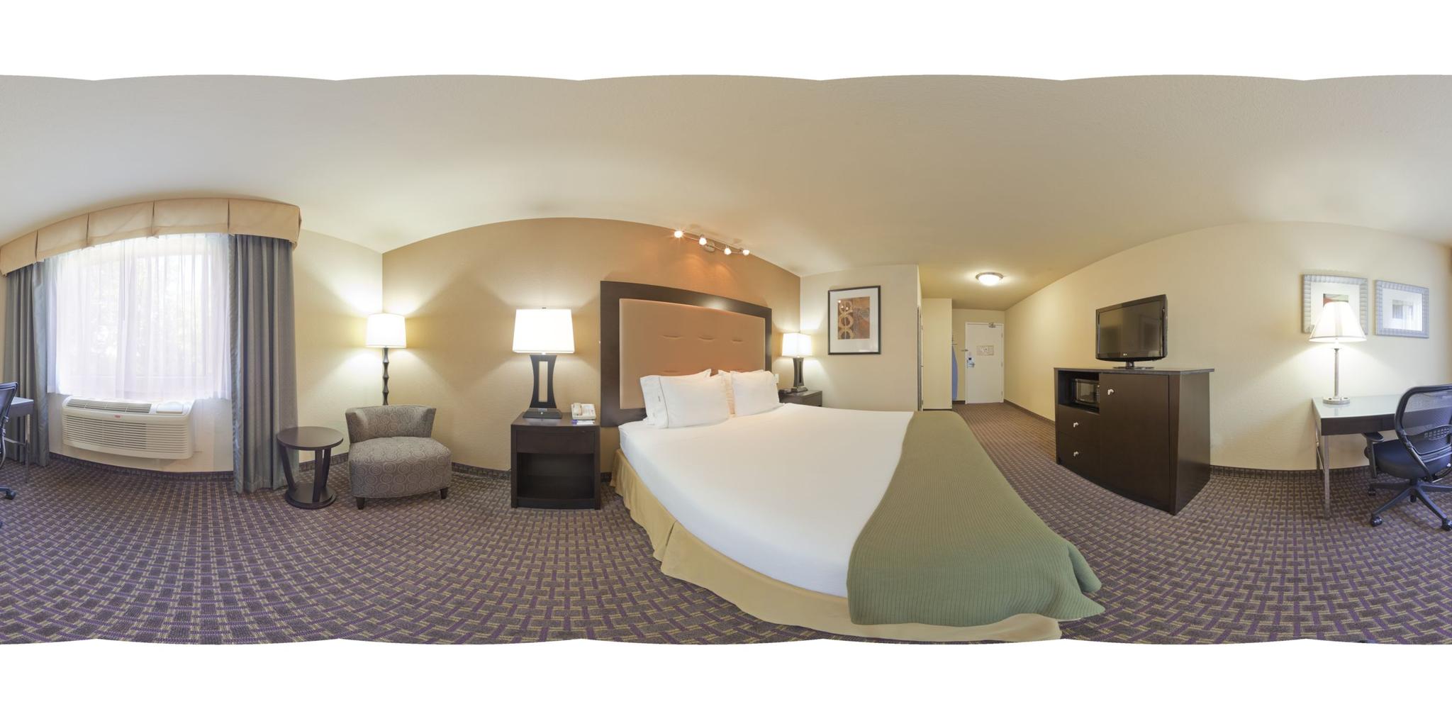 HOLIDAY INN EXPRESS UNION CITY