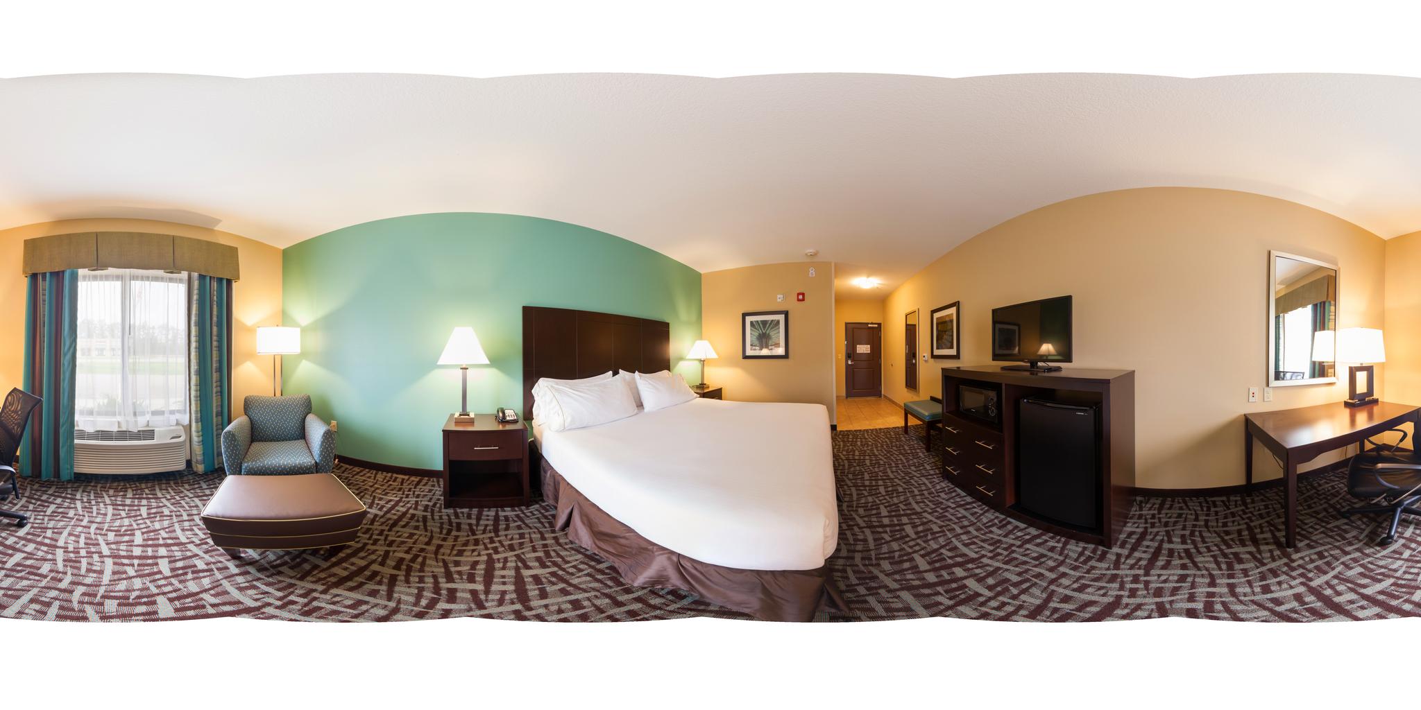 Holiday Inn Express HASTINGS