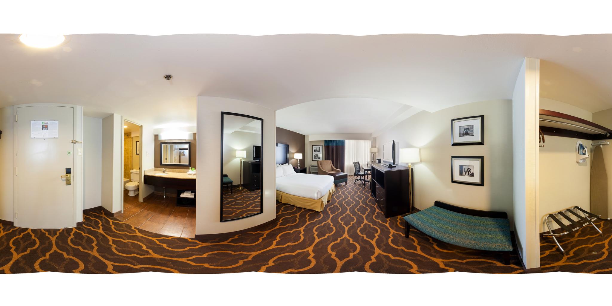 HOLIDAY INN EXPRESS MIDTOWN
