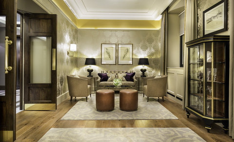 Taj Buckingham Gate Arrival Launge