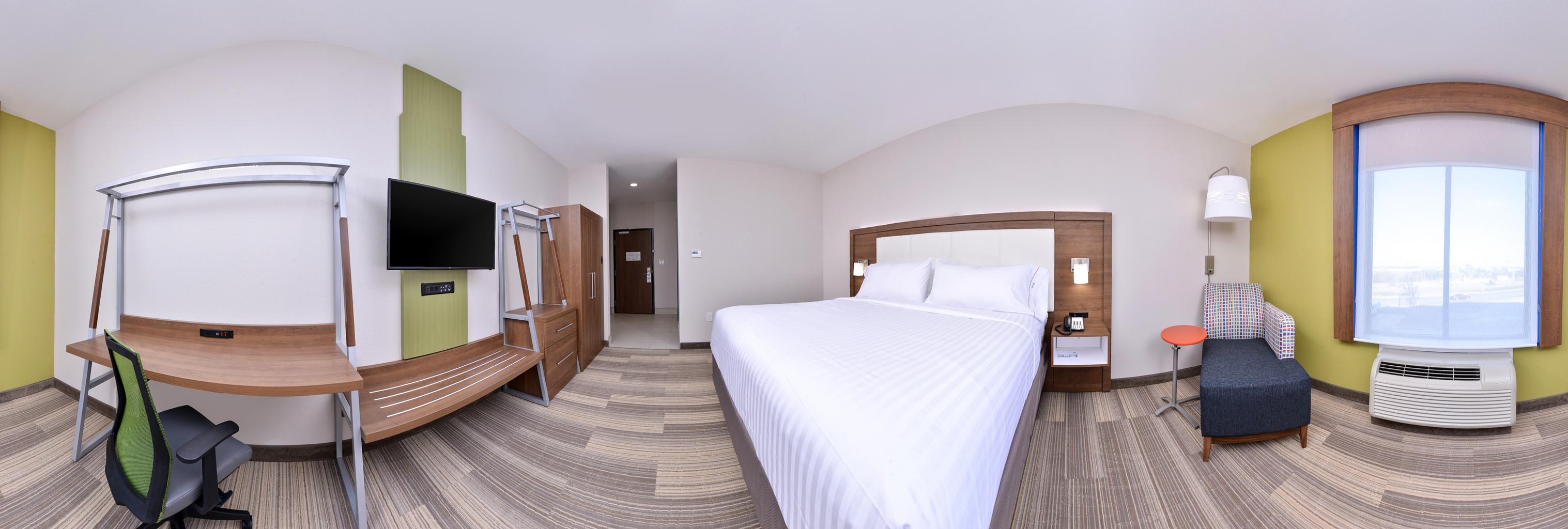 Holiday Inn Express and Suites Fort Worth West