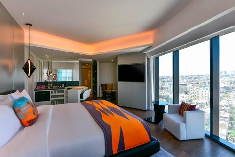 One Bedroom King Cool Corner Suite