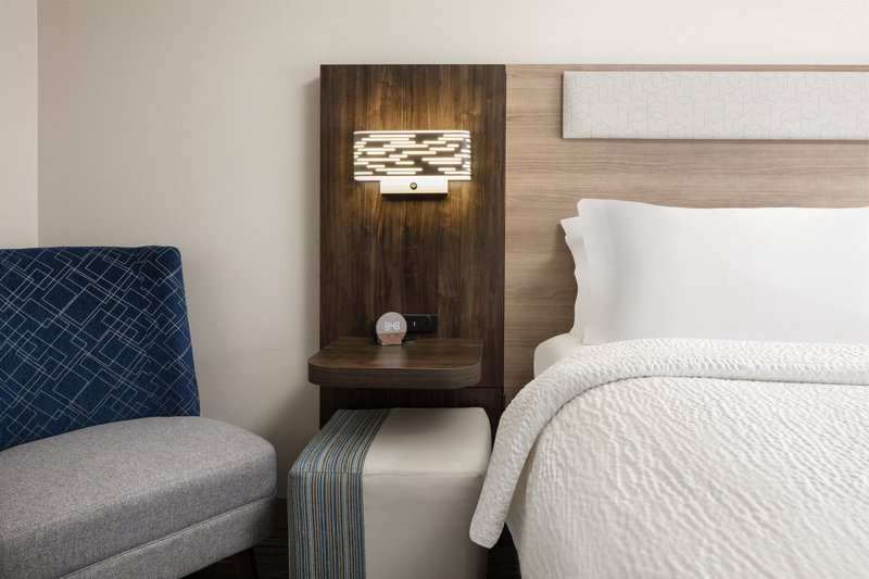 Holiday Inn Express & Suites CHERRY HILLS