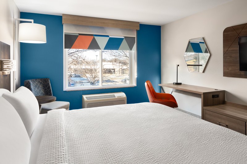 Holiday Inn Express & Suites CHERRY HILLS
