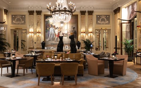 Salon d'Honneur - Connecting our Brasserie VUE with our Lobby