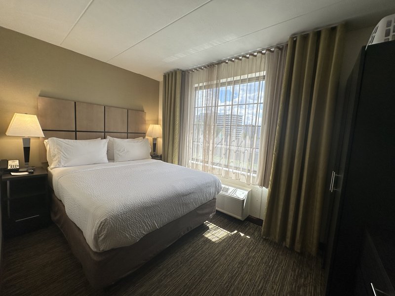 Candlewood Suites Alexandria West