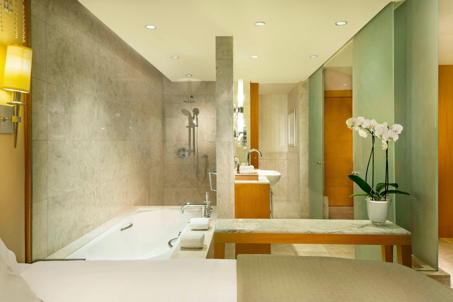 The Ritz-Carlton, Dubai International Financial Centre Room Type - Premier, Guest room, 1 King or 2 Double, High floor