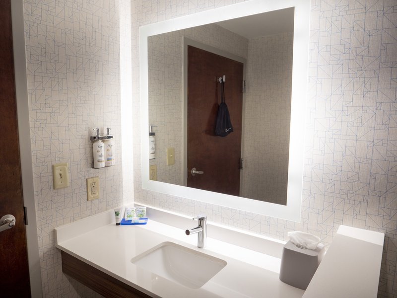 HOLIDAY INN EXP STES GREER