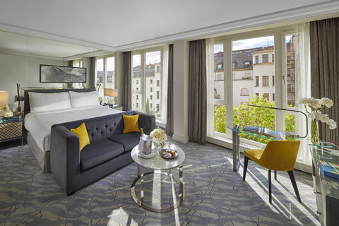 Deluxe King Room - City View