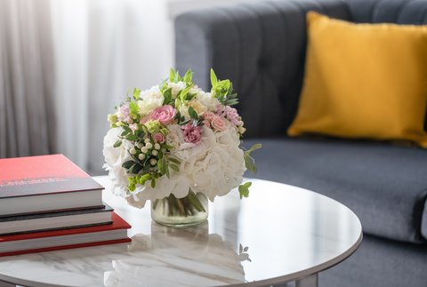 Room -  Living Room Flowers Details