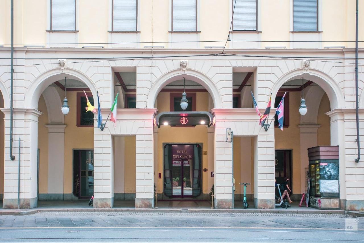 Diplomatic Hotel