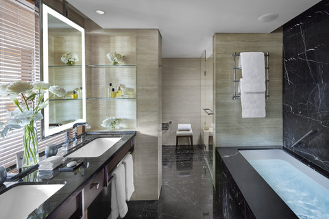 River View Corner Suite - Bathroom