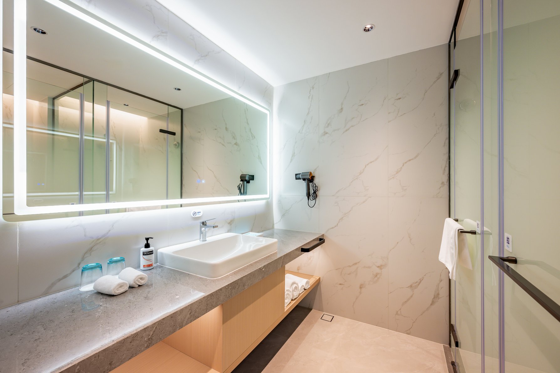 Holiday Inn Express NANJING RIVERSIDE Room Type - 1 King Standard Extra Floor Space