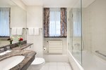 Comfort Room, Guest room, 1 King, Mountain view, Balcony
