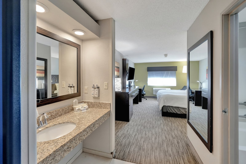 KING HEAR MOBILITY ACCESSIBLE TUB NOSMK