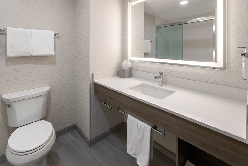 HOLIDAY INN EXP STES FREEPORT