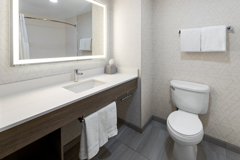 HOLIDAY INN EXP STES FREEPORT