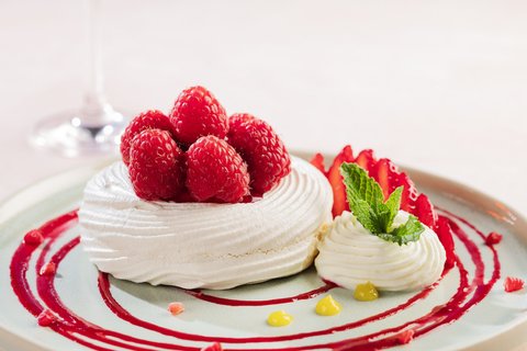 Ona Coastal Cuisine - Pavlova