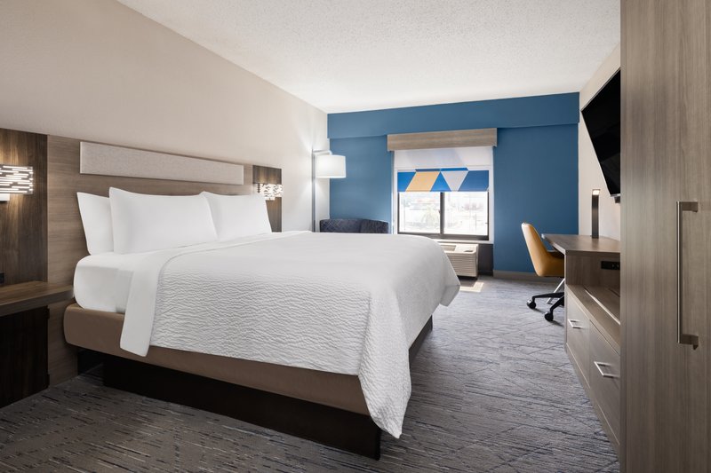 1 KING BED LEISURE NONSMOKING