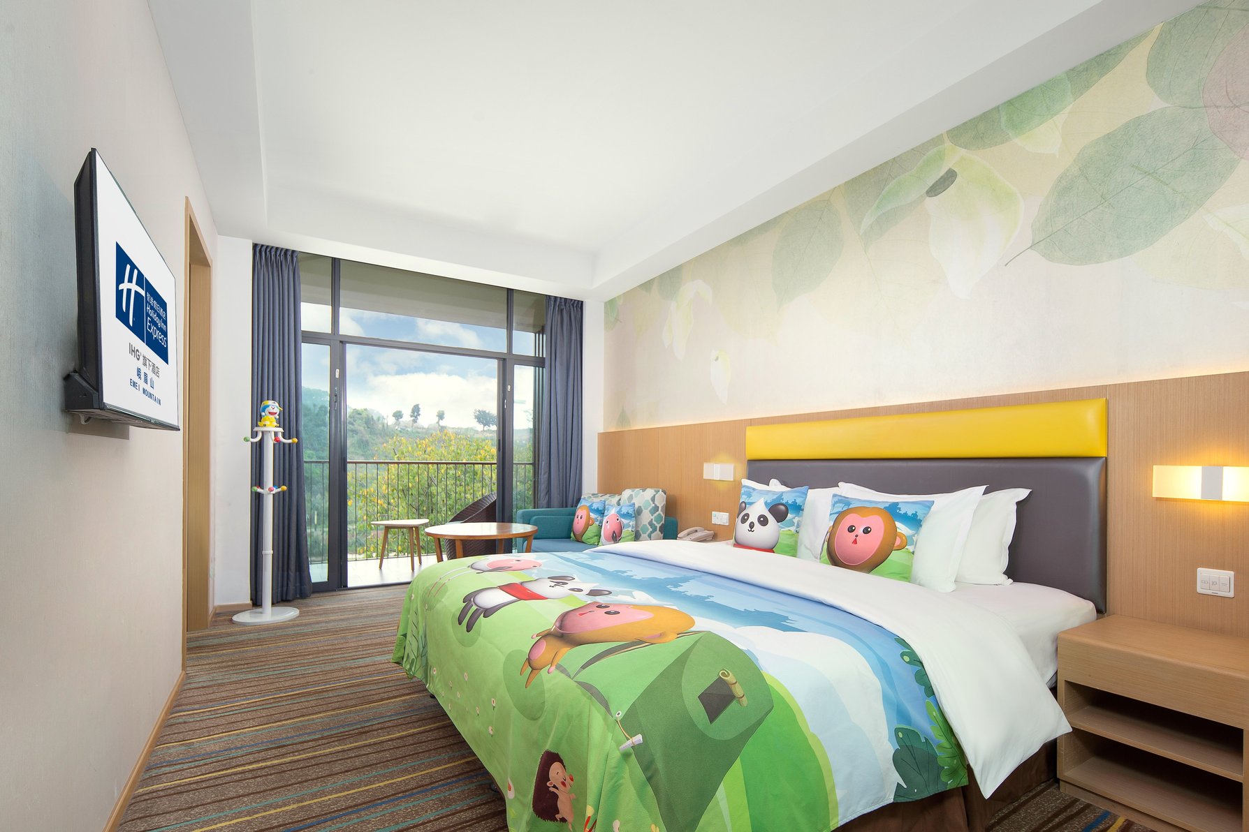 Holiday Inn Express Emei Mountain Room Type - 1 King 1 Bunk Standard Kids Theme
