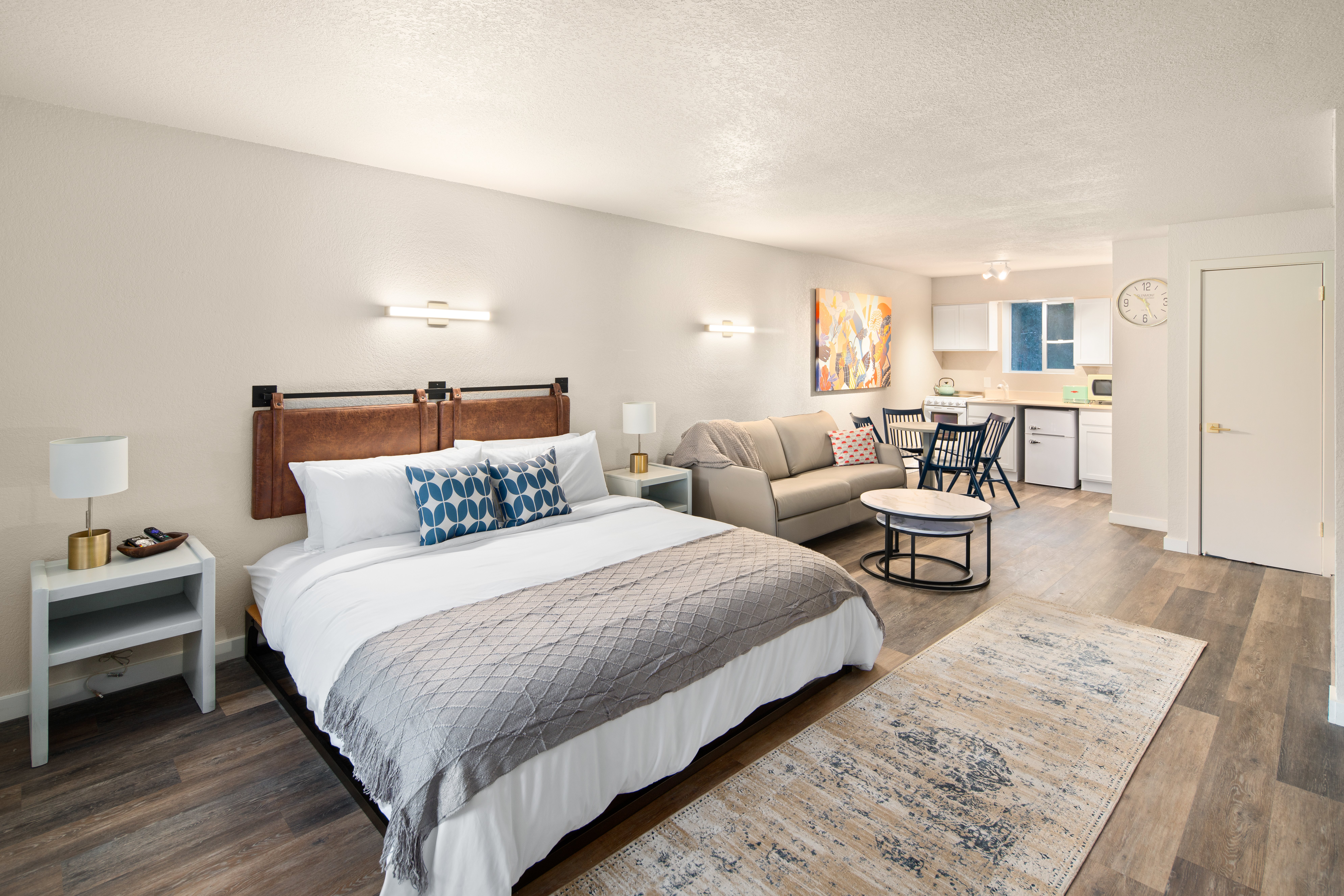 HOTEL MCCOY PULLMAN – ART, COFFEE, BEER, WINE